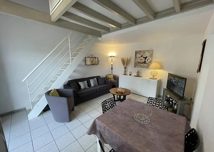 Villa 3 Pieces Mezzanine Avec Piscine, Tennis, Proche Et Port A Saint-cyprien, 6 Couchages - Fr-1-106-26