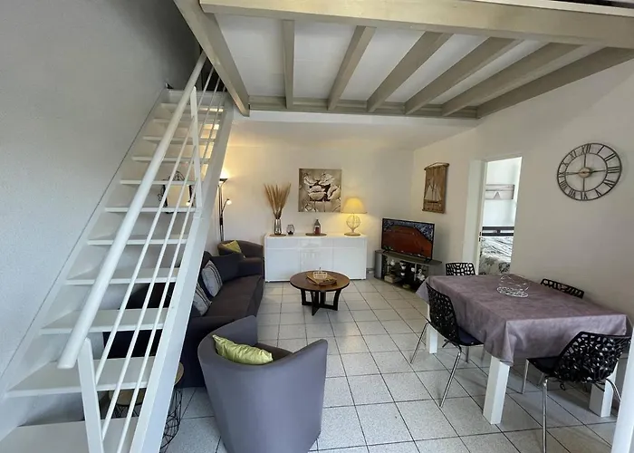 3 Pieces Mezzanine Avec Piscine, Tennis, Proche Et Port A Saint-cyprien, 6 Couchages - Fr-1-106-26 Villa